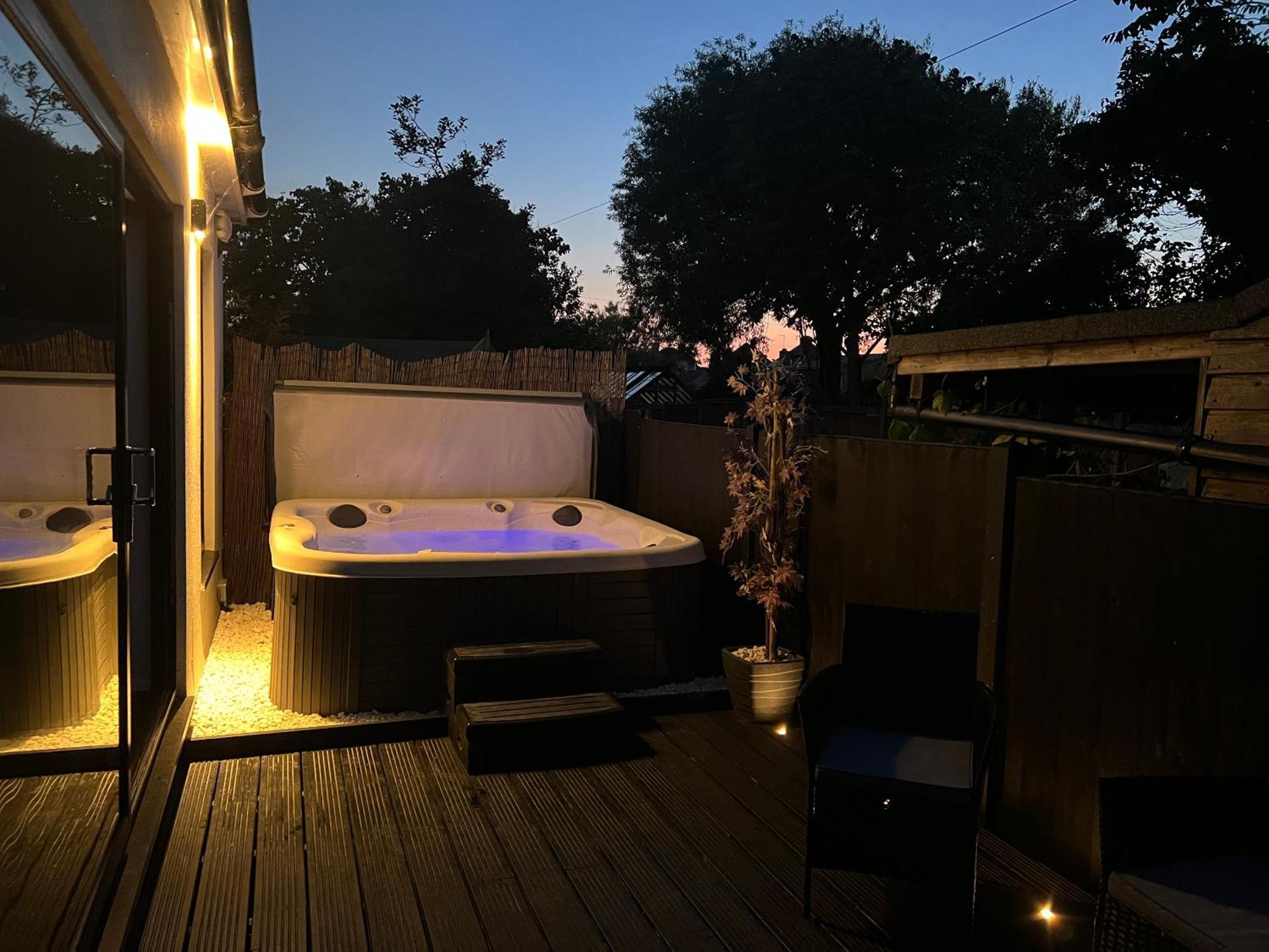 הרן ביי The Broadway Beach House With Hot Tub מראה חיצוני תמונה