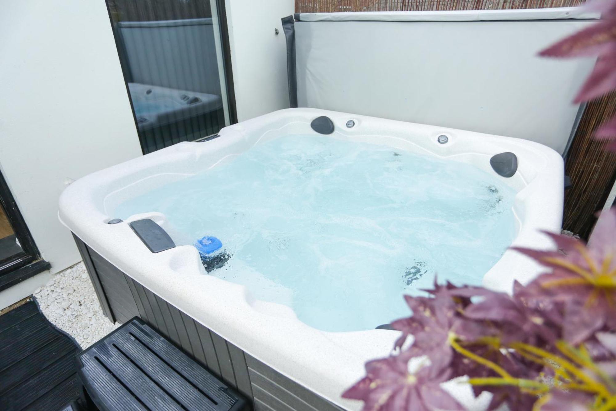 הרן ביי The Broadway Beach House With Hot Tub מראה חיצוני תמונה